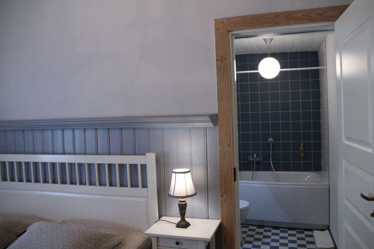 Meke Hotel Mustkalni ภายนอก รูปภาพ