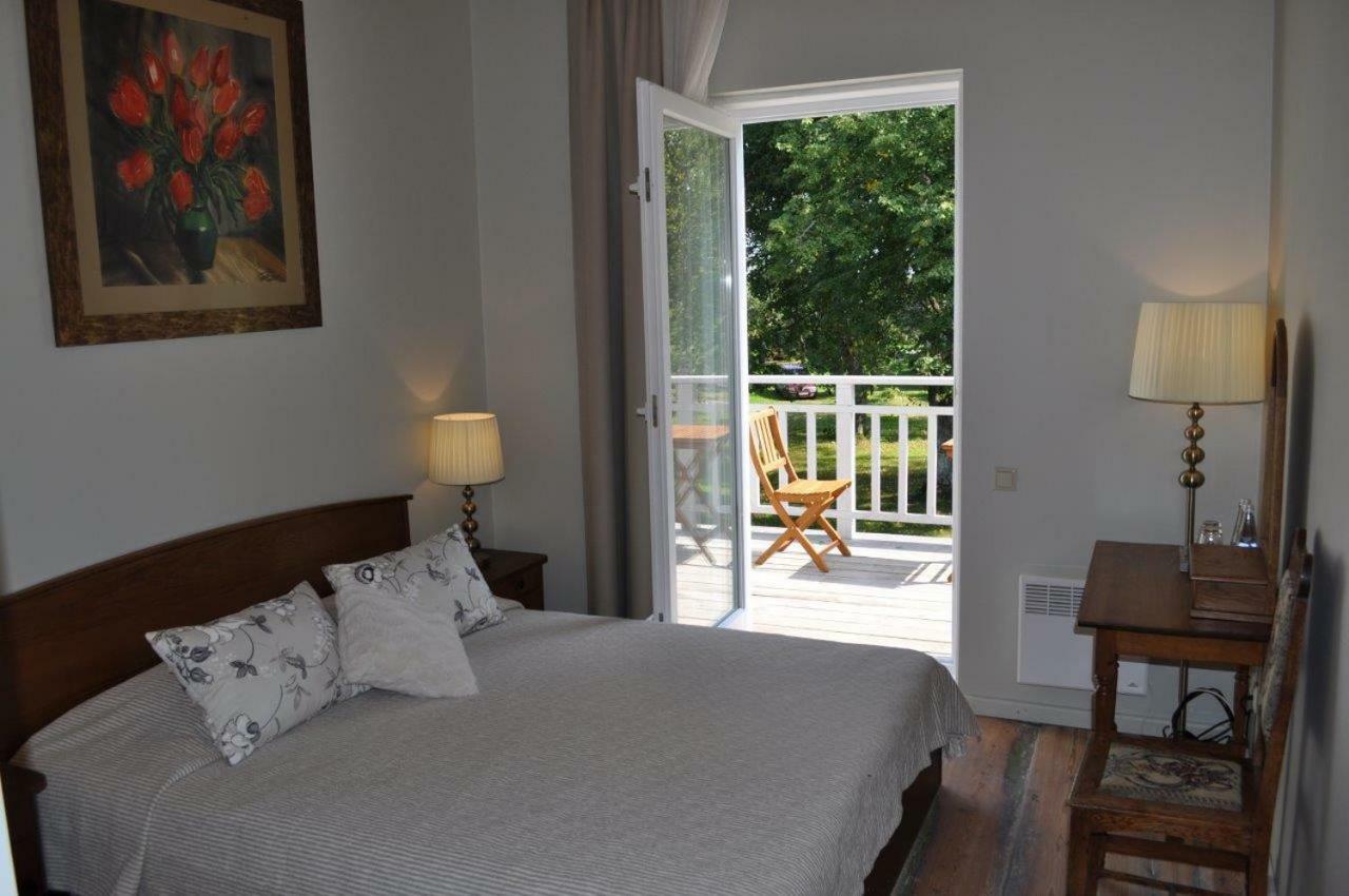 Meke Hotel Mustkalni ภายนอก รูปภาพ