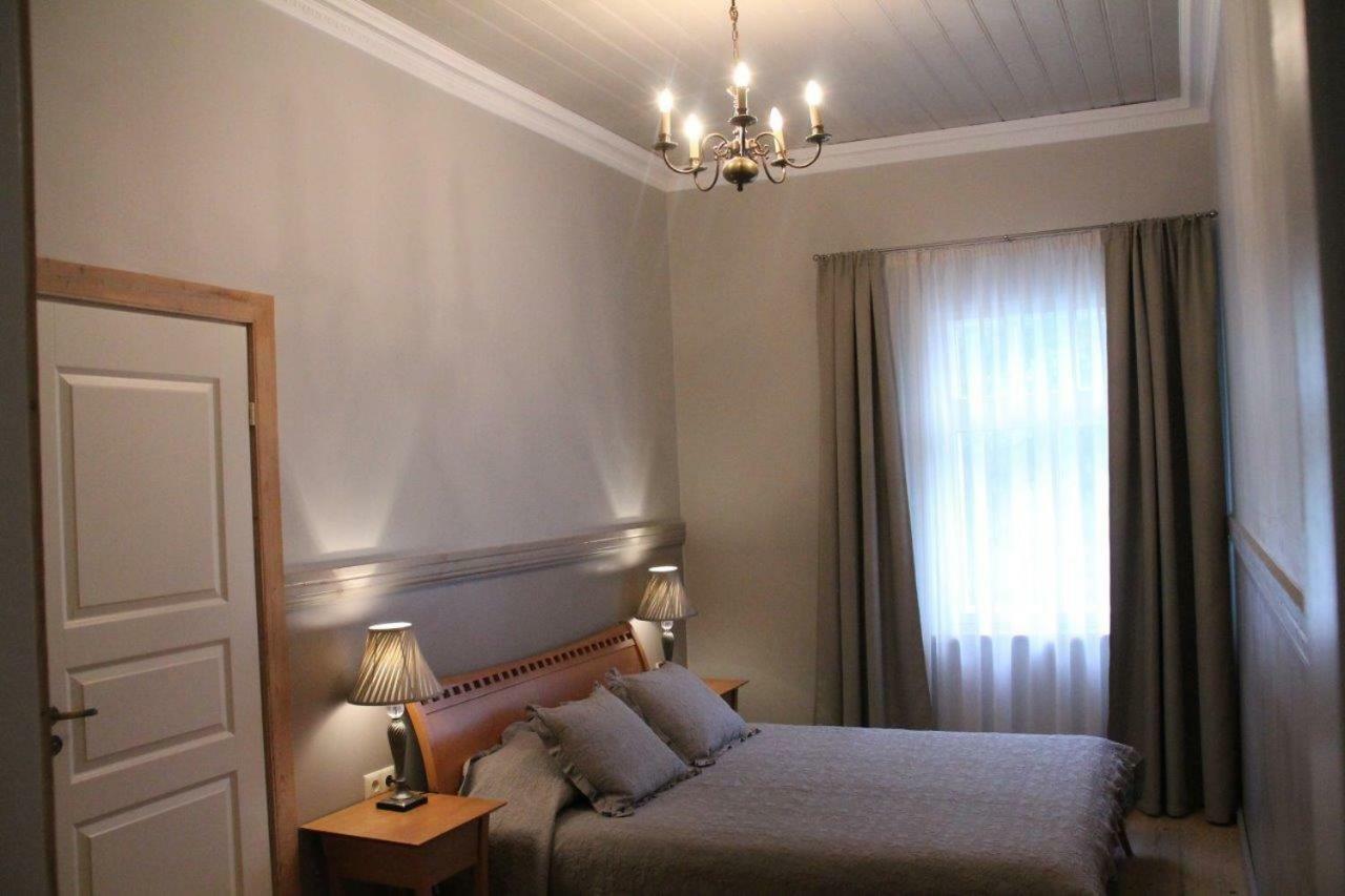 Meke Hotel Mustkalni ภายนอก รูปภาพ