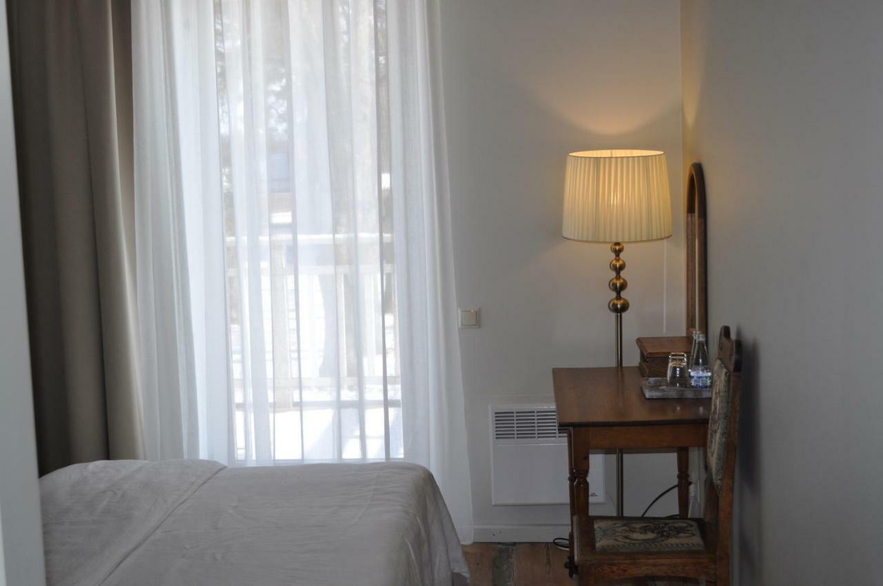 Meke Hotel Mustkalni ภายนอก รูปภาพ