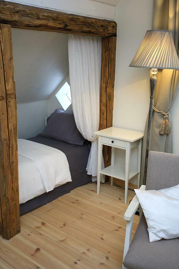 Meke Hotel Mustkalni ภายนอก รูปภาพ