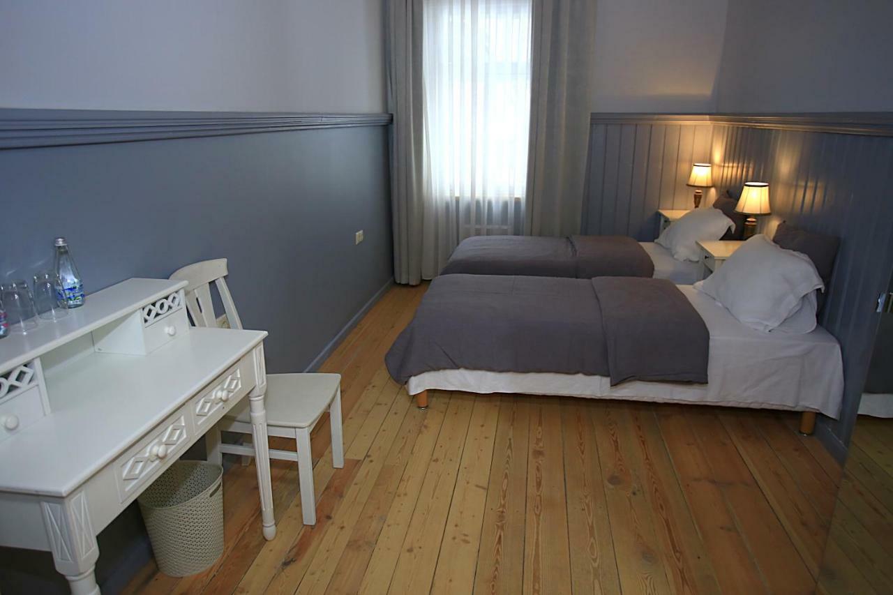 Meke Hotel Mustkalni ภายนอก รูปภาพ