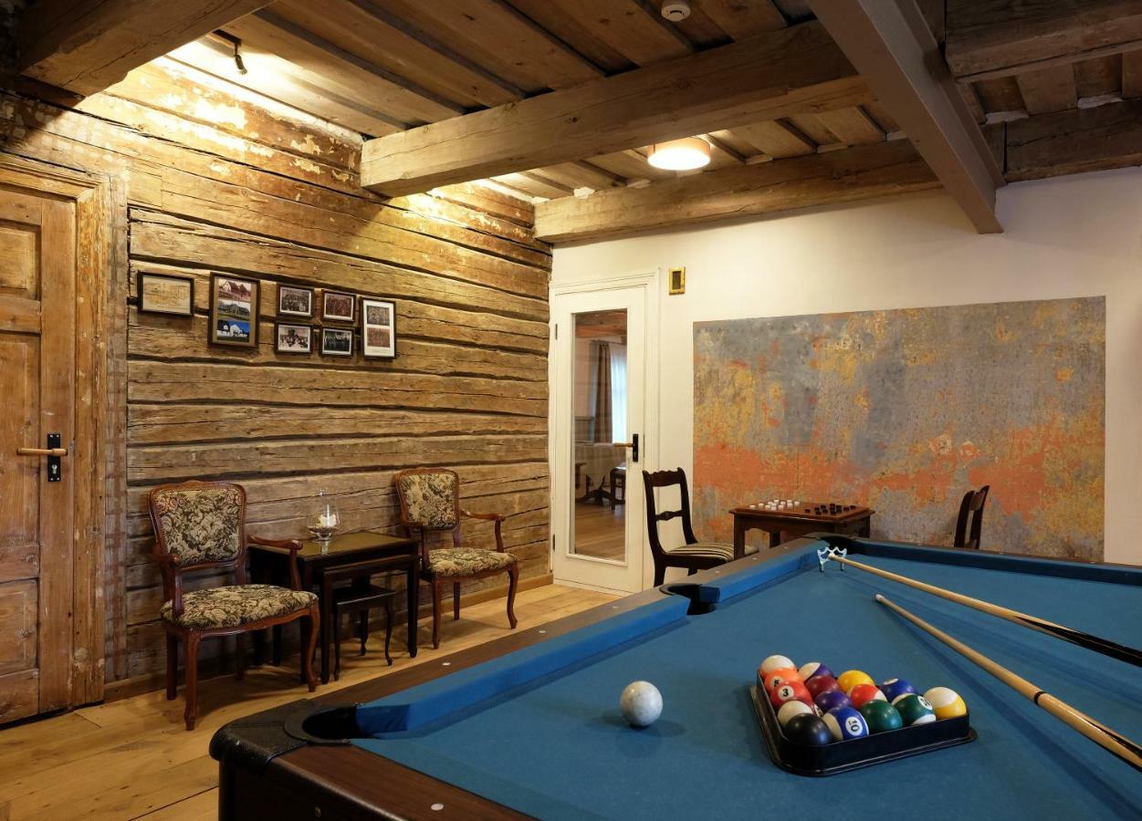 Meke Hotel Mustkalni ภายนอก รูปภาพ