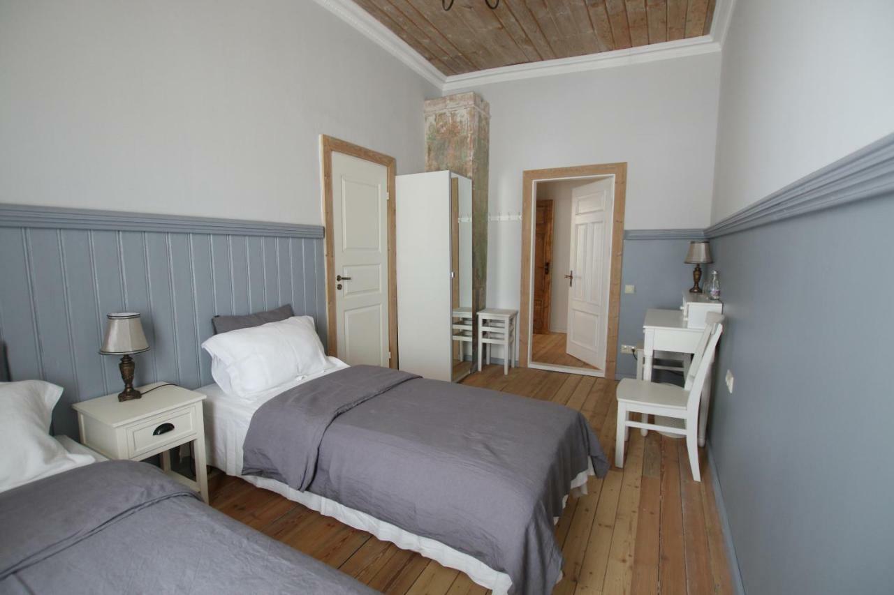 Meke Hotel Mustkalni ภายนอก รูปภาพ