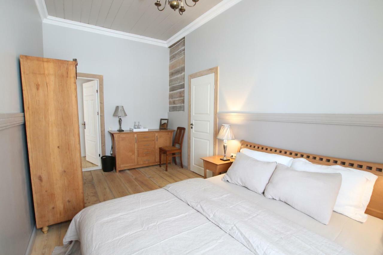 Meke Hotel Mustkalni ภายนอก รูปภาพ