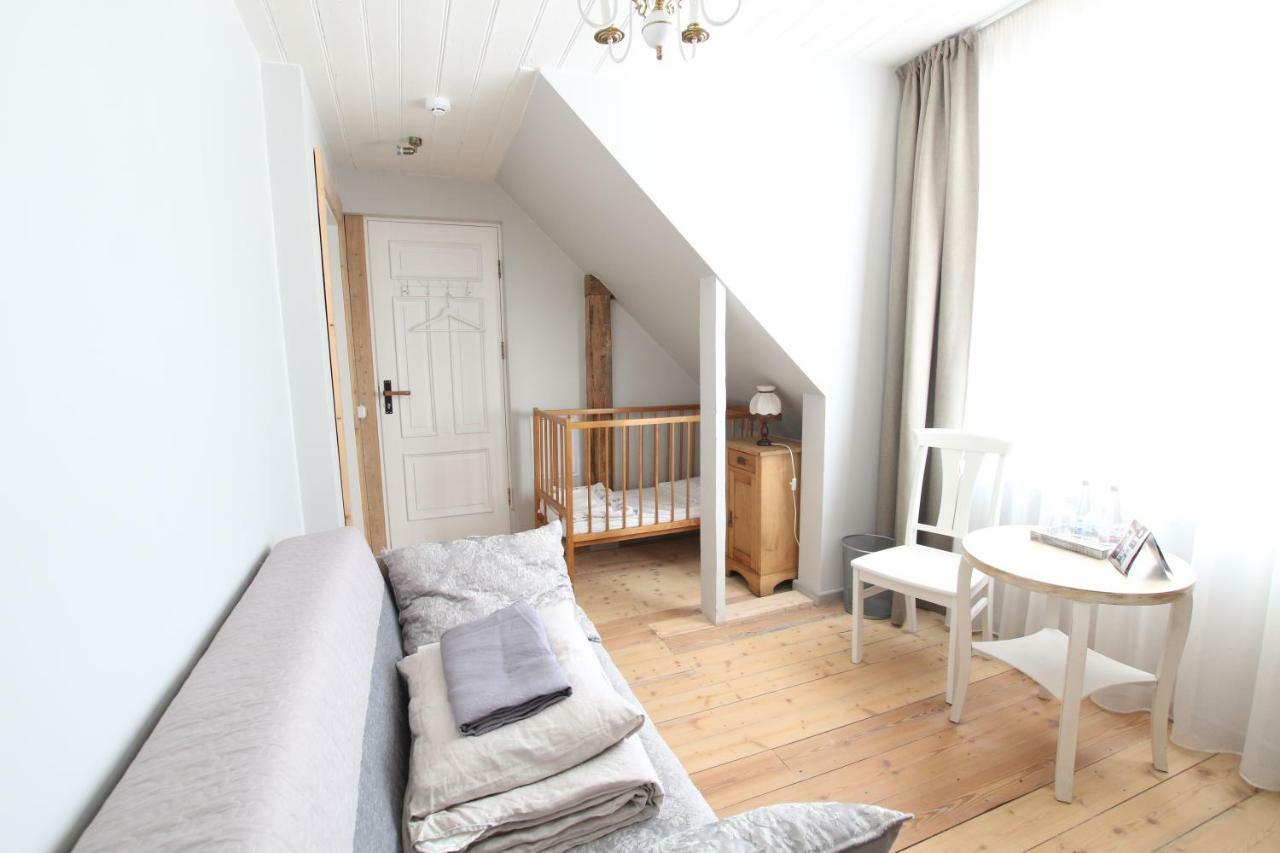 Meke Hotel Mustkalni ภายนอก รูปภาพ