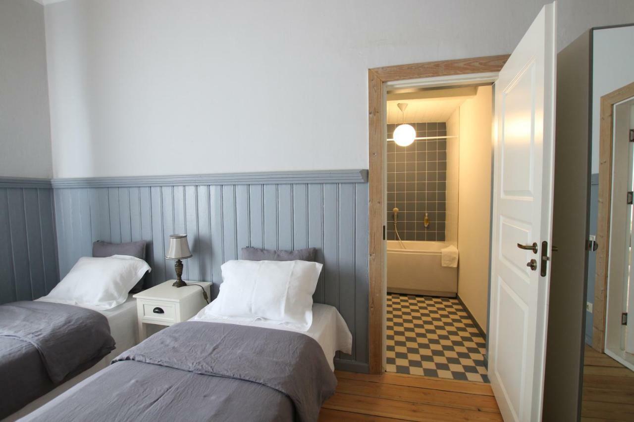 Meke Hotel Mustkalni ภายนอก รูปภาพ