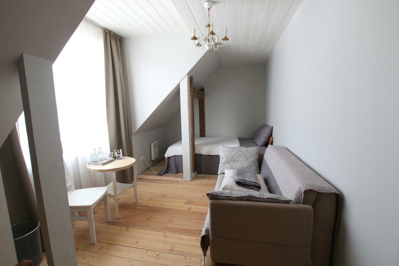 Meke Hotel Mustkalni ภายนอก รูปภาพ